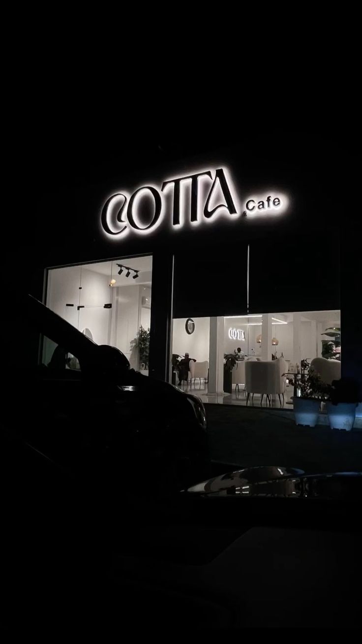 Modern Illuminated Signage for Interiors & Exteriors