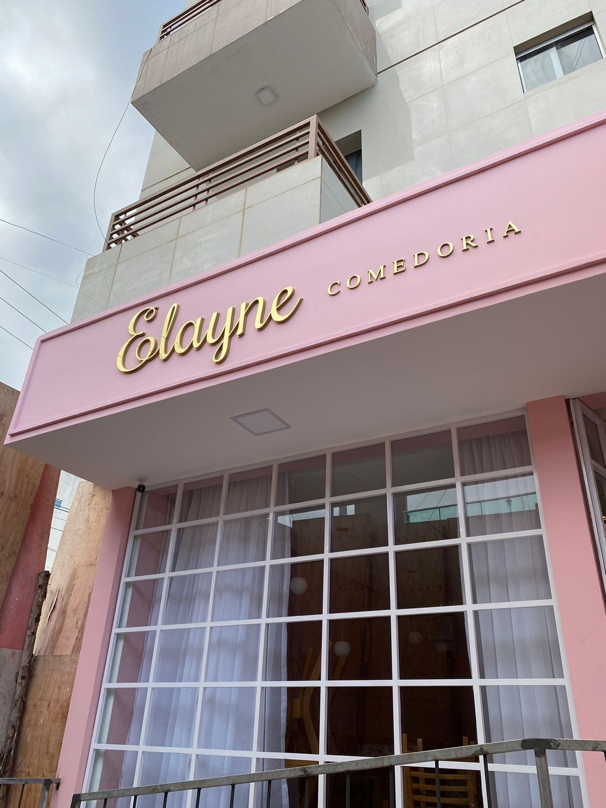 Modern Illuminated Signs for Eye-Catching Exterior Sign Board