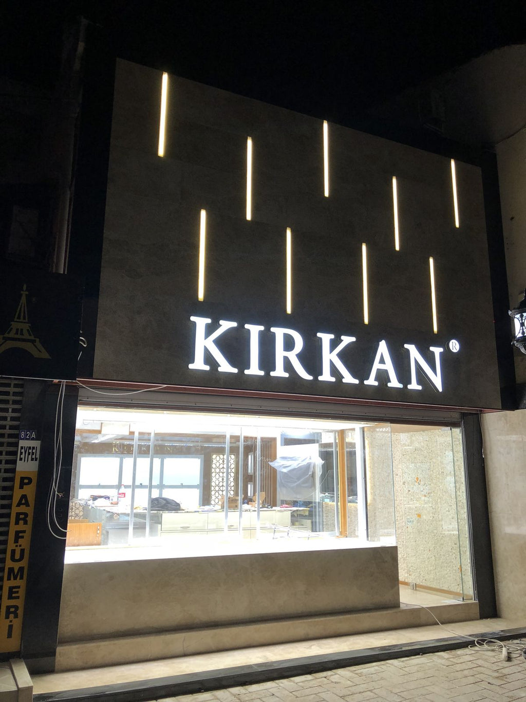Modern Illuminated Signs for Eye-Catching Exterior Sign Board