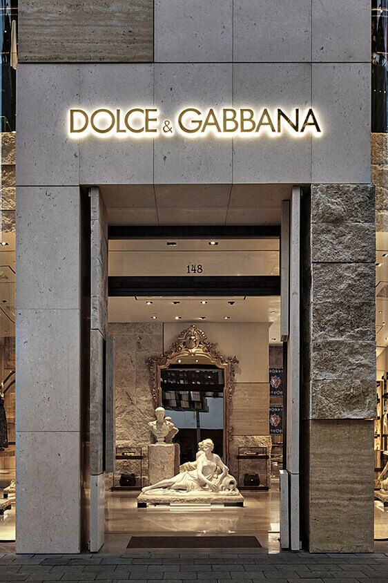 Modern Illuminated Signage for Interiors & Exteriors
