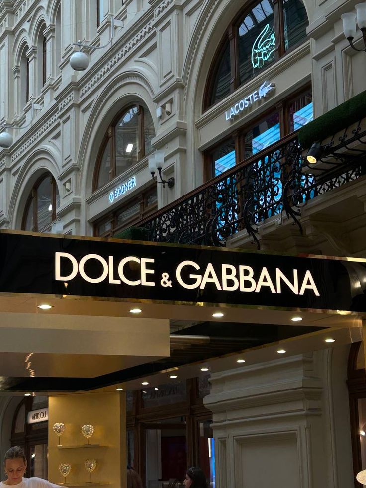 Modern Illuminated Signage for Interiors & Exteriors